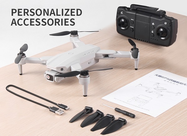 Included accessories with LYZRC L900 drone